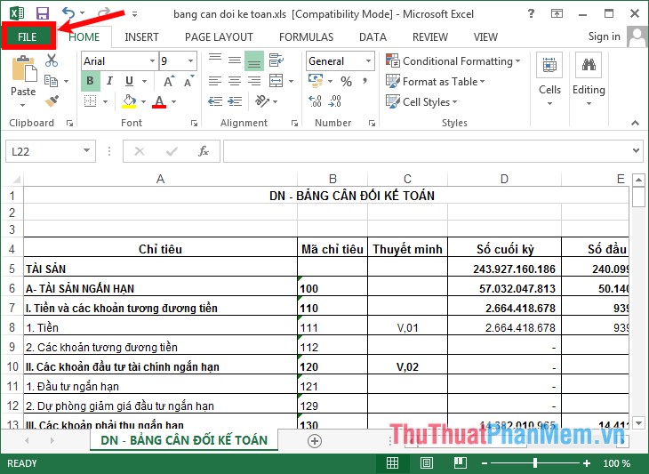 Mở file Excel muốn chuyển sang PDF, chọn File