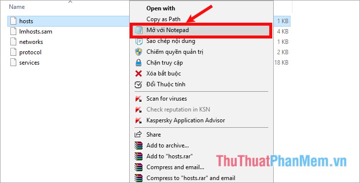 Nhấn chuột phải vào file host - Mở bằng Notepad