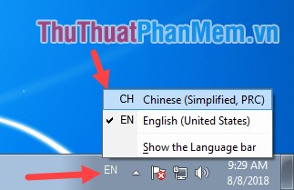 Chuyển sang bàn phím tiếng Trung bằng cách nhấp vào biểu tượng ngôn ngữ trên khay hệ thống.