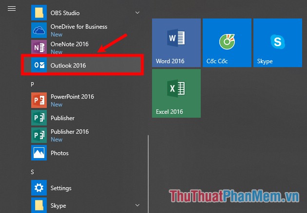 Mở Microsoft Outlook 2016 trên máy tính